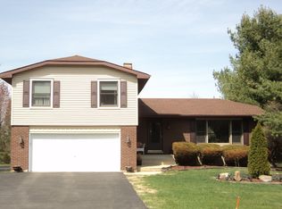 40W764 Bridle Creek Dr, St Charles, IL 60175