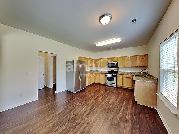 3rd image of 104 Thorsen Dr