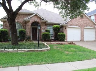 2402 Crest Park Dr, Arlington, TX 76006