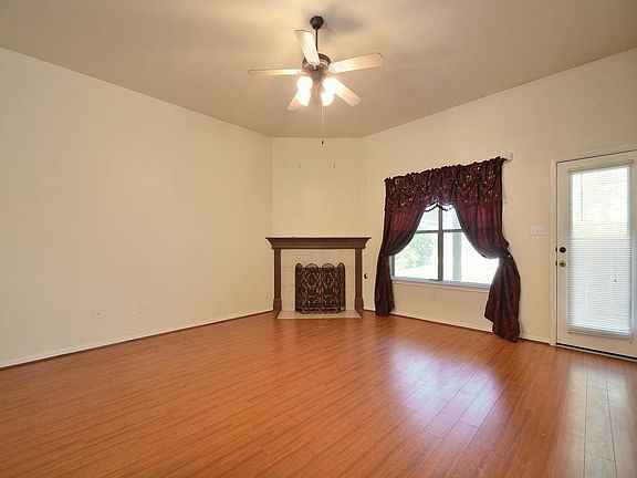5th image of 149 Ashwood S