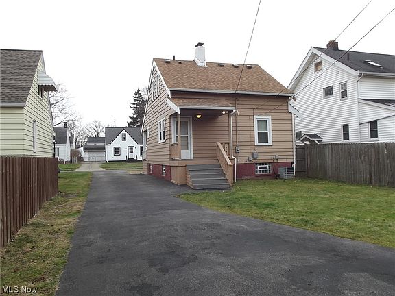 4th image of 4408 Torrington Ave