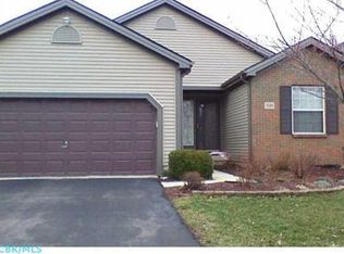3186 Menzola Dr, Columbus, OH 43228