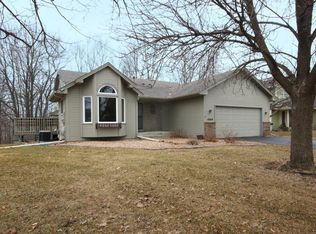 1080 Lake Susan Dr, Chanhassen, MN 55317