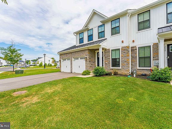 3rd image of 7939 Milltown Cir
