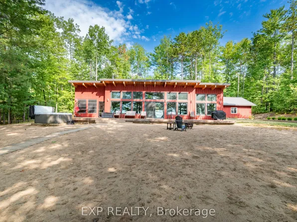332 Lachlan Ln, Whitewater Region, ON K0J 2L0