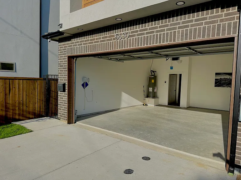 5623 Mesa Cir — Photo 36