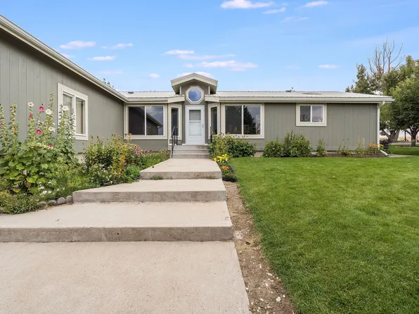 407 E Garfield St, White Sulphur Springs, MT 59645