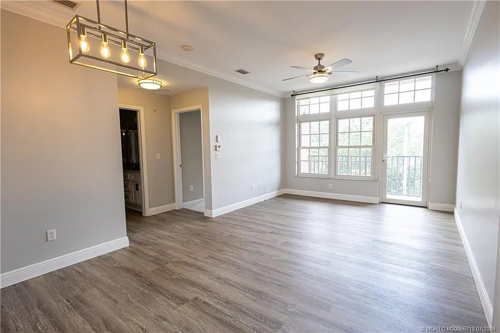 2 bed, 841 sqft, $2,300 — Photo 1