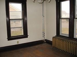 4th image of 534 S Oak Ave
