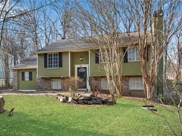 902 Traymore Dr, Norcross, GA 30093