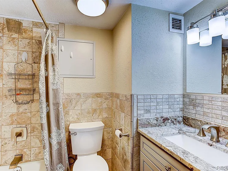 1020 15th St #12B — Photo 7