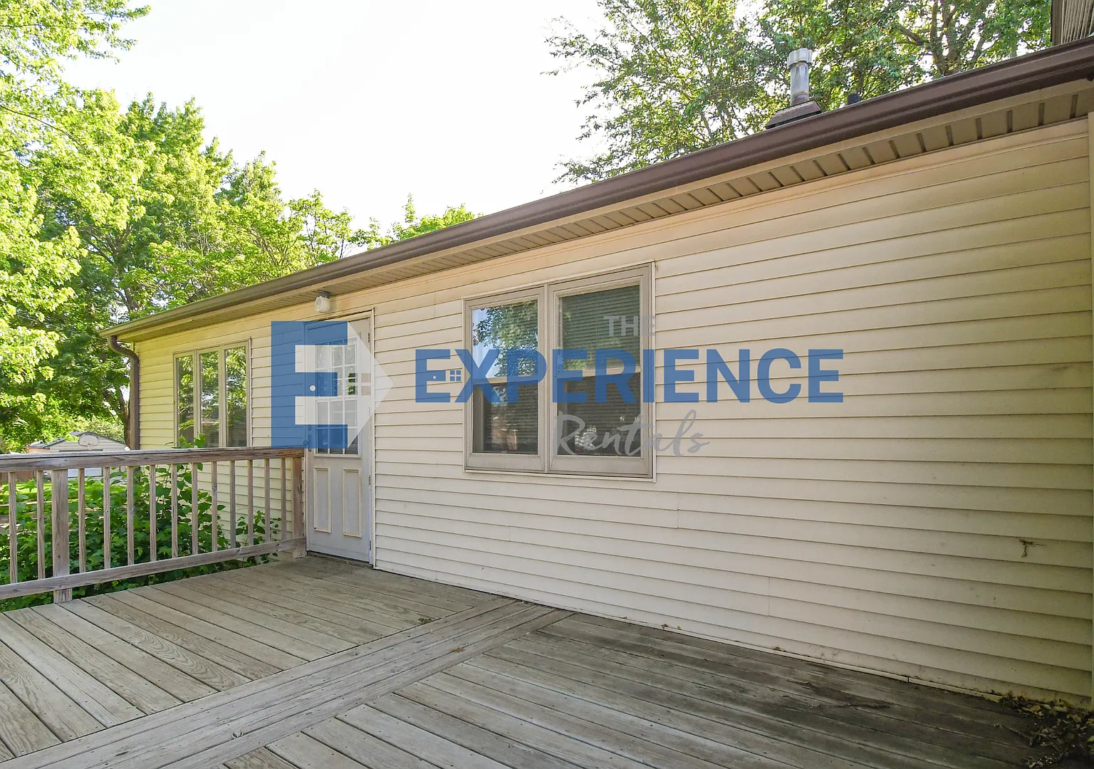 Charming 3-Bedroom Single Family Home East Sioux Falls! — Photo 2