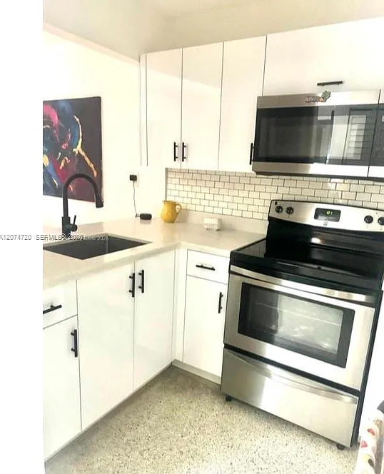 755 Bldg Condo — Photo 3