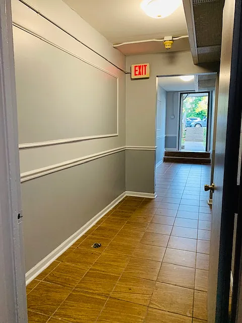 2 bed, 950 sqft, $1,800 — Photo 3