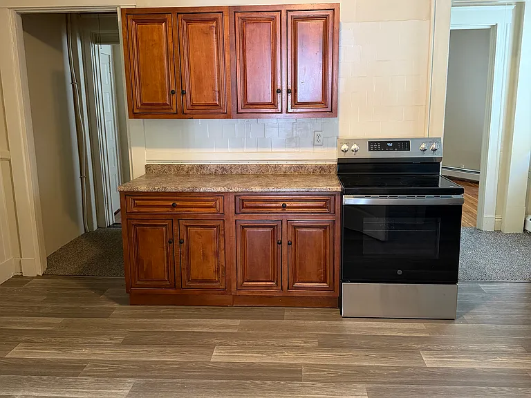242 Walcott St #1 — Photo 5