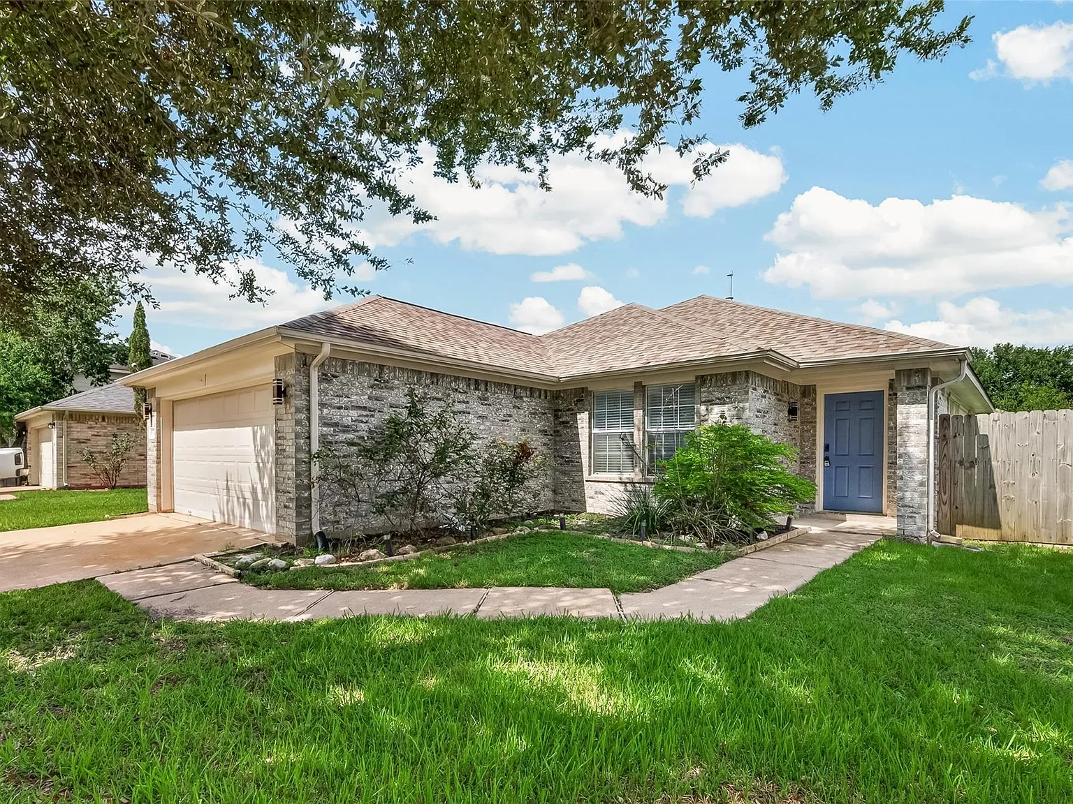 3 bed, 2.0 bath, 1468 sqft, $1,900 — Photo 3
