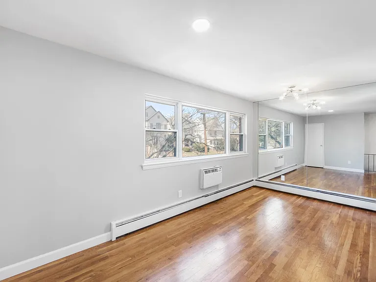 121 Pennington Ave #W2 — Photo 6