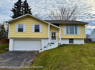 6827 Toboggan Ln, Lansing, MI 48917