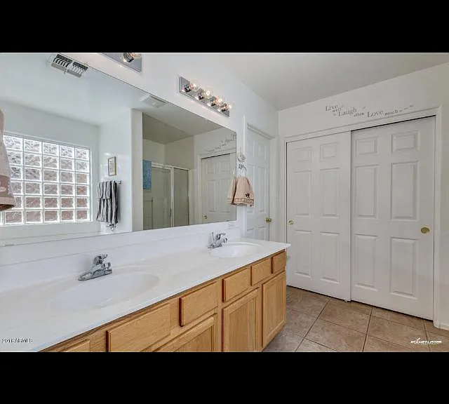 15287 W Laurel Ln — Photo 3