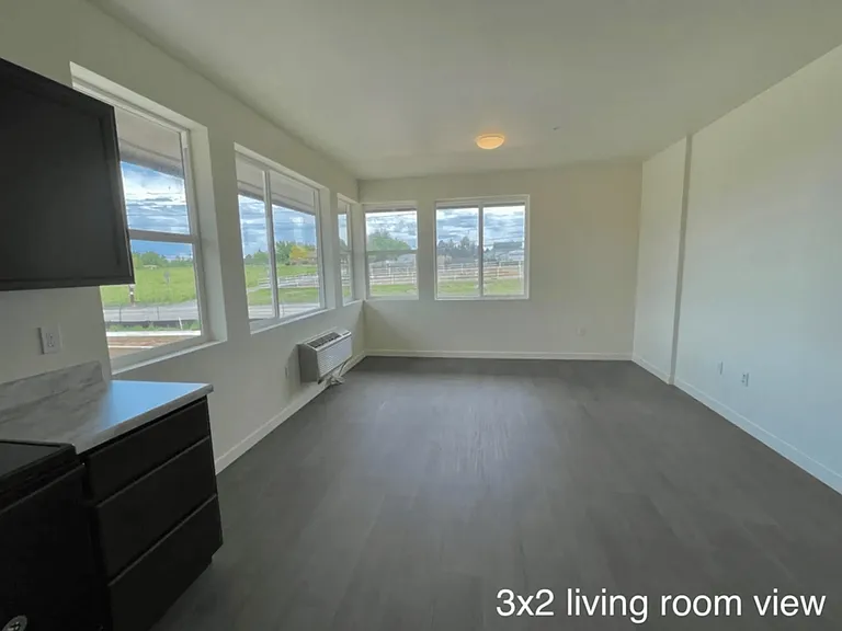 Range View Apartments — Photo 9
