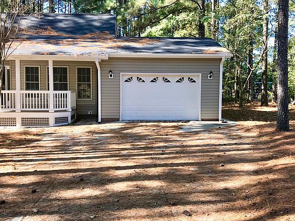 Oversized 1-Car Garage