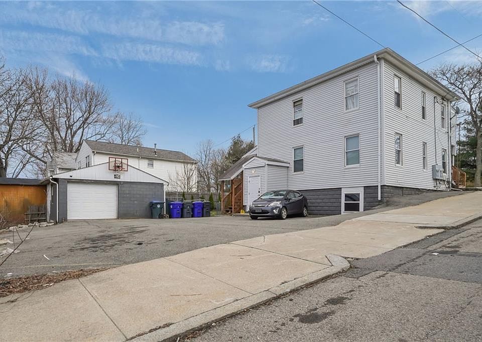 1st image of 35 Sterling Ave