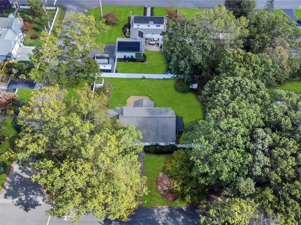 105 Elliot Avenue, Lake Grove, NY 11755