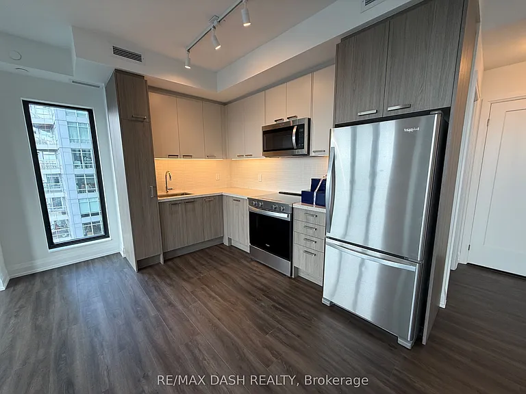 20 Soudan Ave #2408 — Photo 5