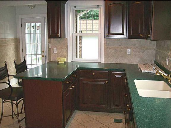 3rd image of 311 Crescent Dr
