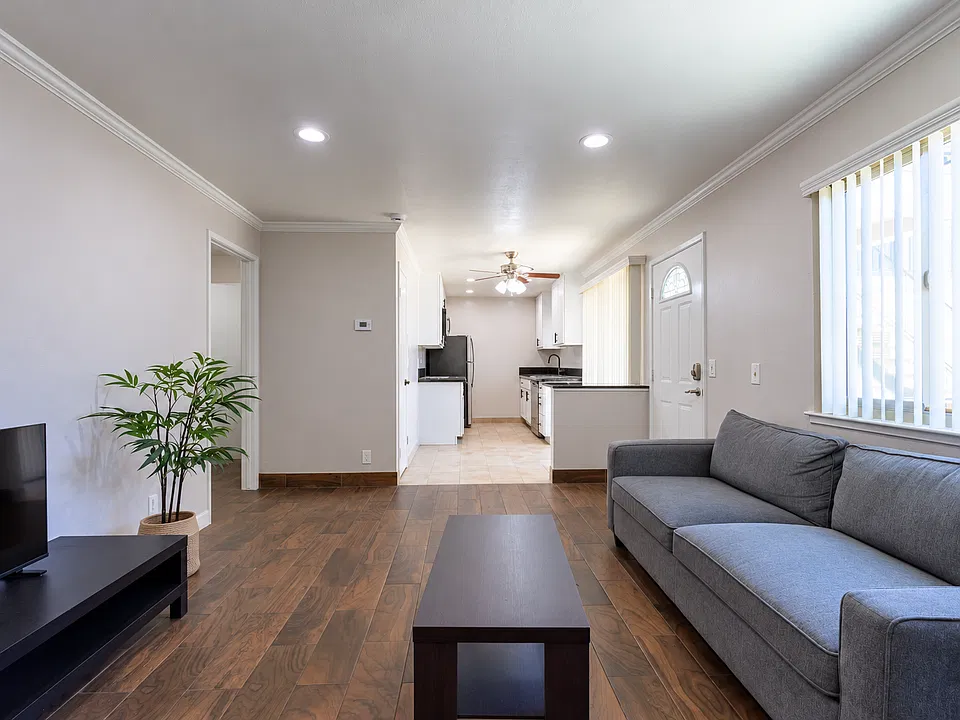 261 Washington St #2