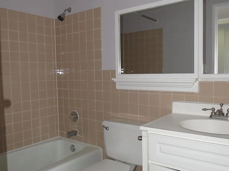 5S070 Pebblewood Ln #F6 — Photo 21