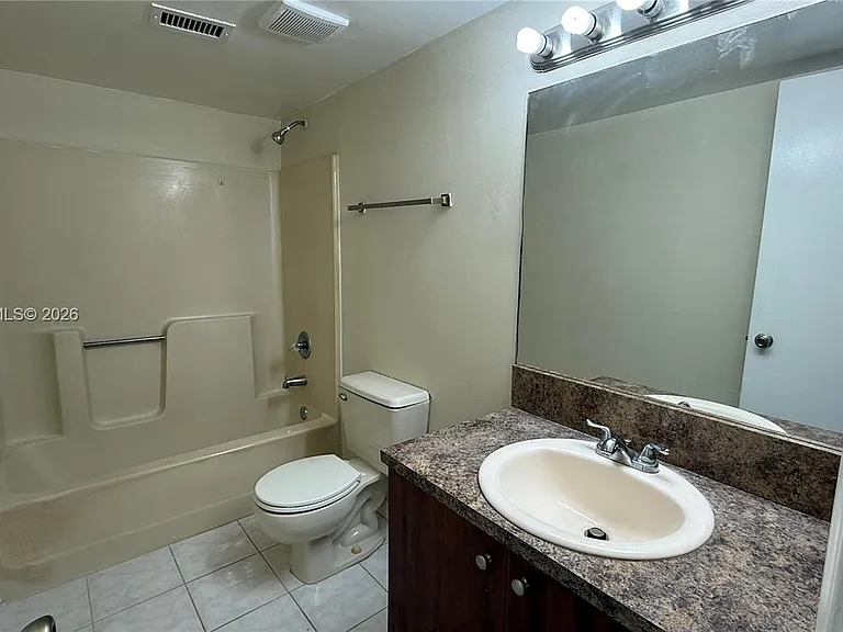 8011 Southgate Blvd #L1 — Photo 3