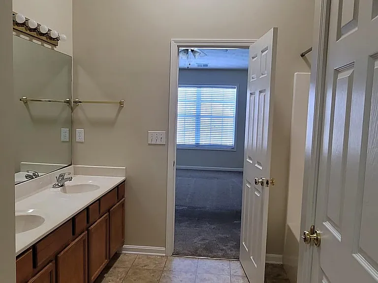 5603 Collington Ct — Photo 39