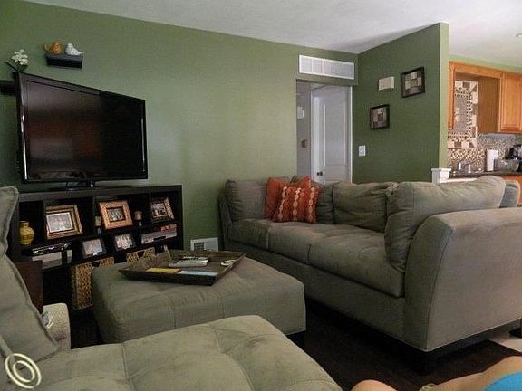 3rd image of 17140 Wood St