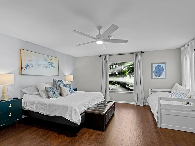 1050 Brooks Ln — Photo 33