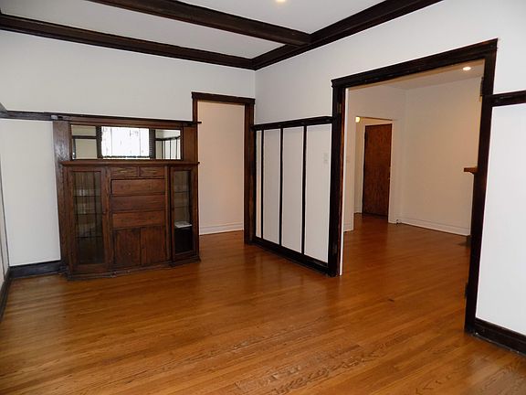 5th image of 539 W Dickens Ave APT 2E