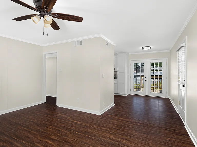 153 Seven Pines Dr — Photo 2