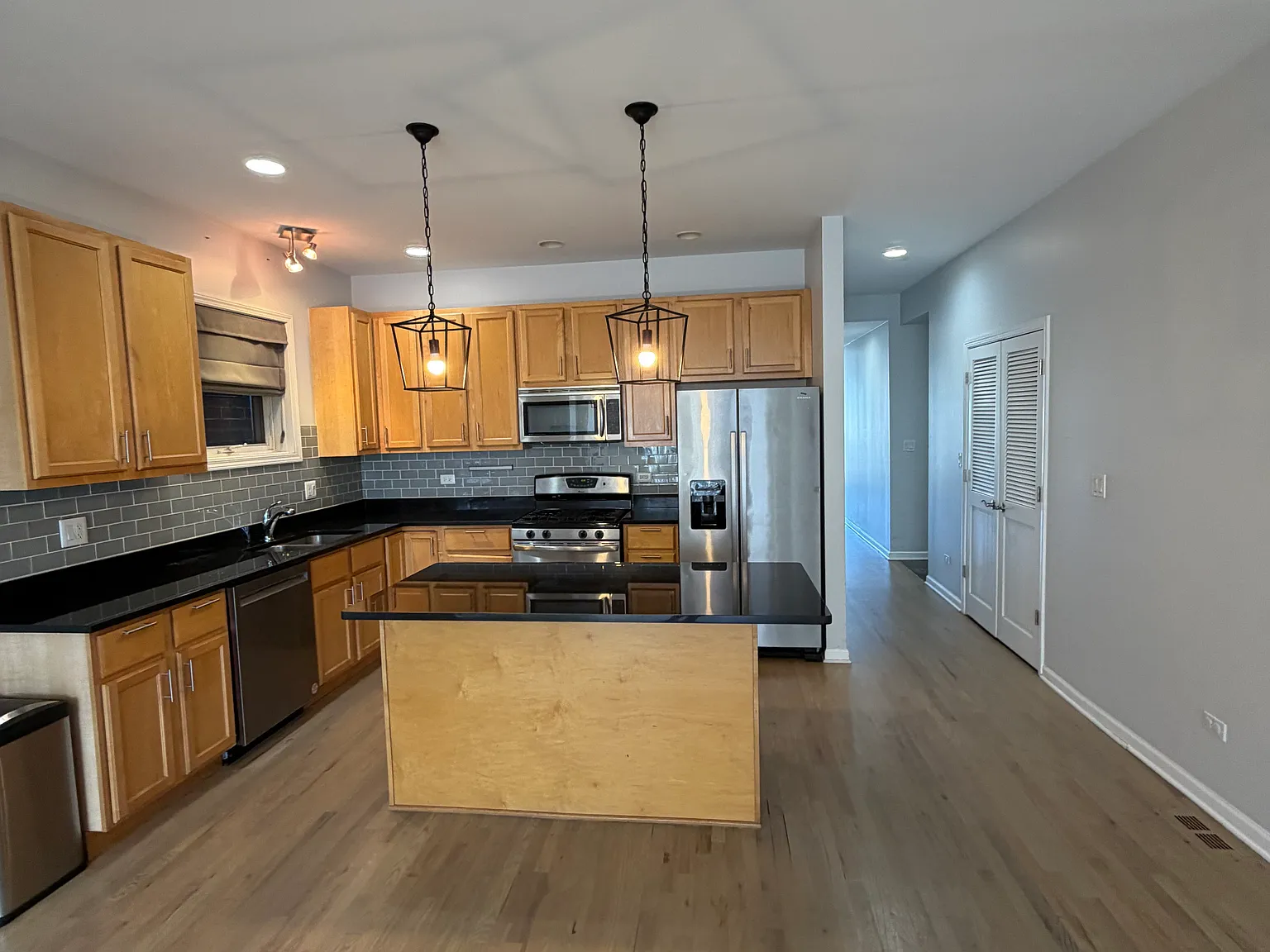 2 bed, 1350 sqft, $3,500 — Photo 2