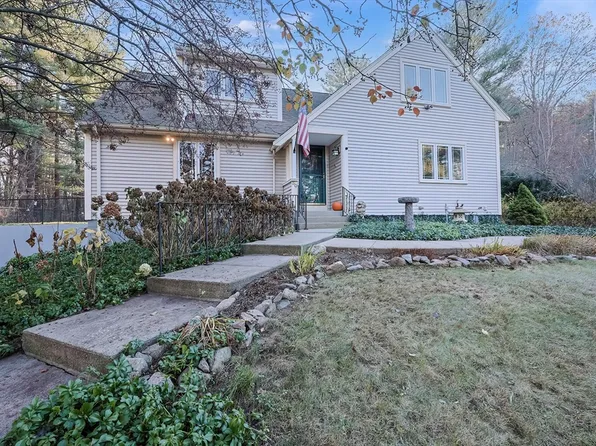30 Green St, Wrentham, MA 02093