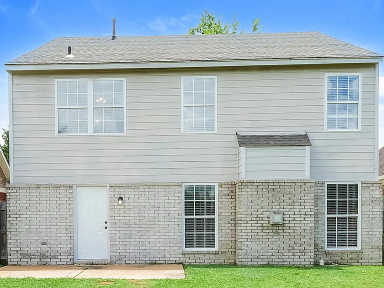 7335 Red Maple Dr — Photo 17