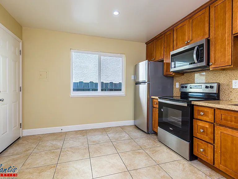 214 Washington St #2 — Photo 7