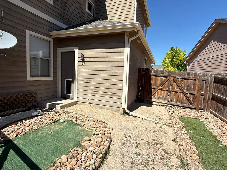296 Sloan Dr — Photo 13