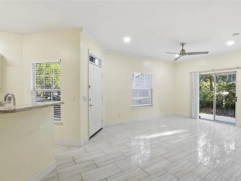510 NW 50th Blvd #510 — Photo 10