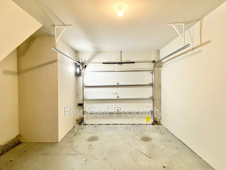 1011 Celia Ct — Photo 15