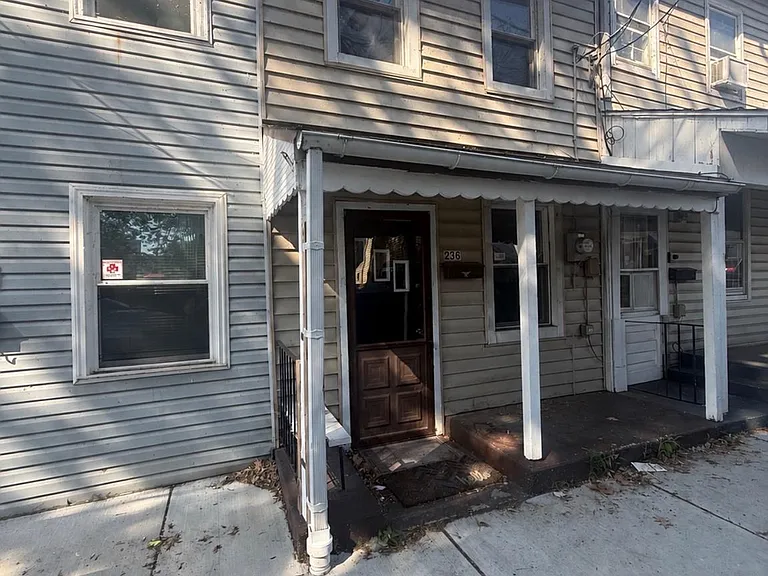 236 S 2nd St — Photo 1