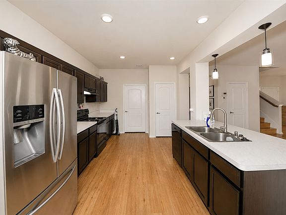 4th image of 256 Natalie Dr