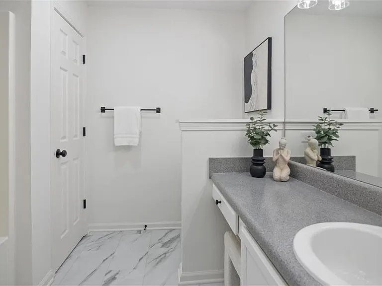 4033 Ravenwood Ct — Photo 20