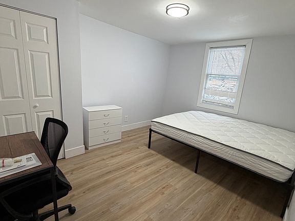 5th image of 34 Seminary Ave #1