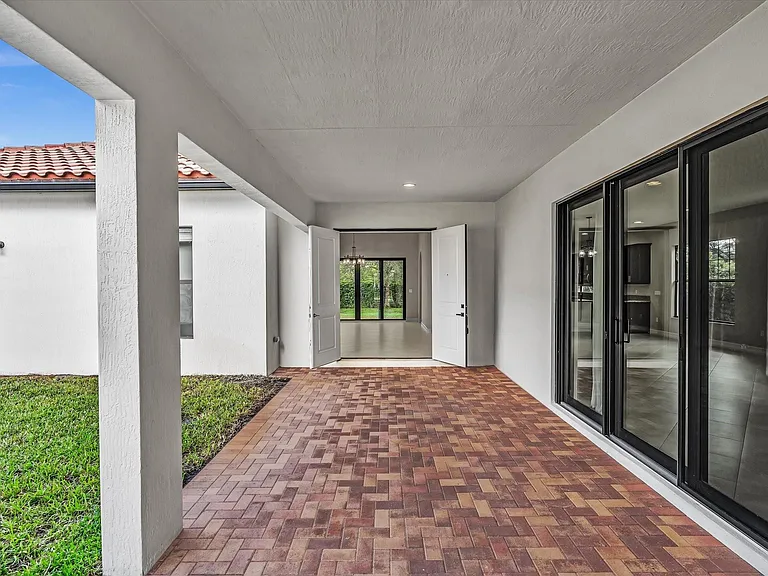 10630 SW 55th St — Photo 4