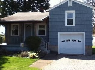 69 N Oakdale Ave, Hermitage, PA 16148